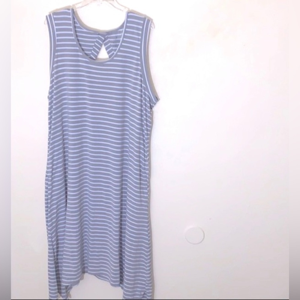Cuddl Duds Woman’s Flex Comfort gray and white striped dress size 2X.